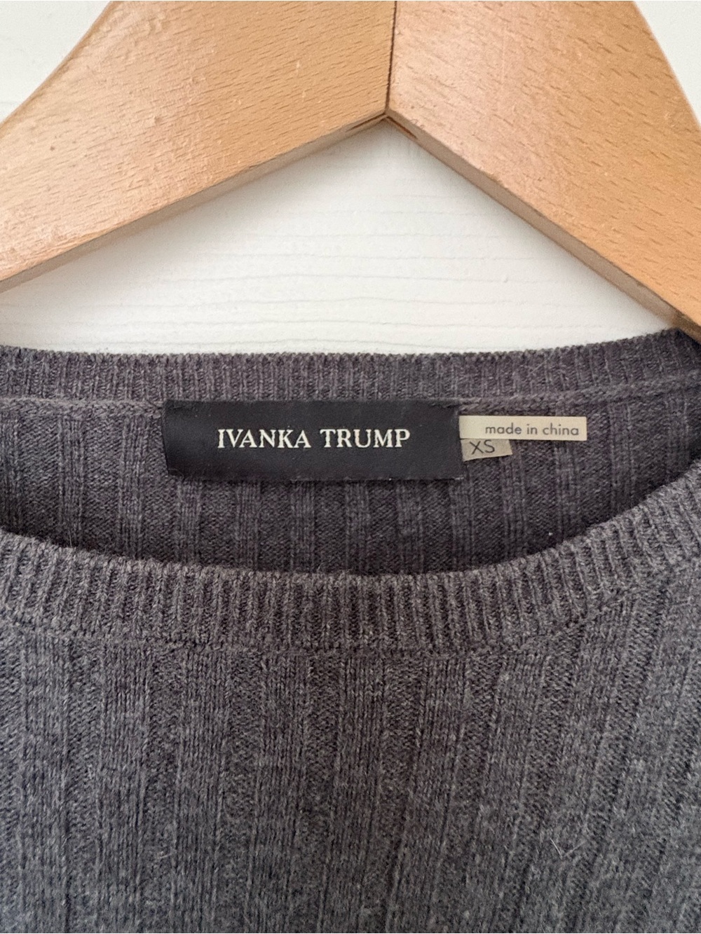 Ivanka Trump Gray Ribbed Sweater - Picture 2 of 3